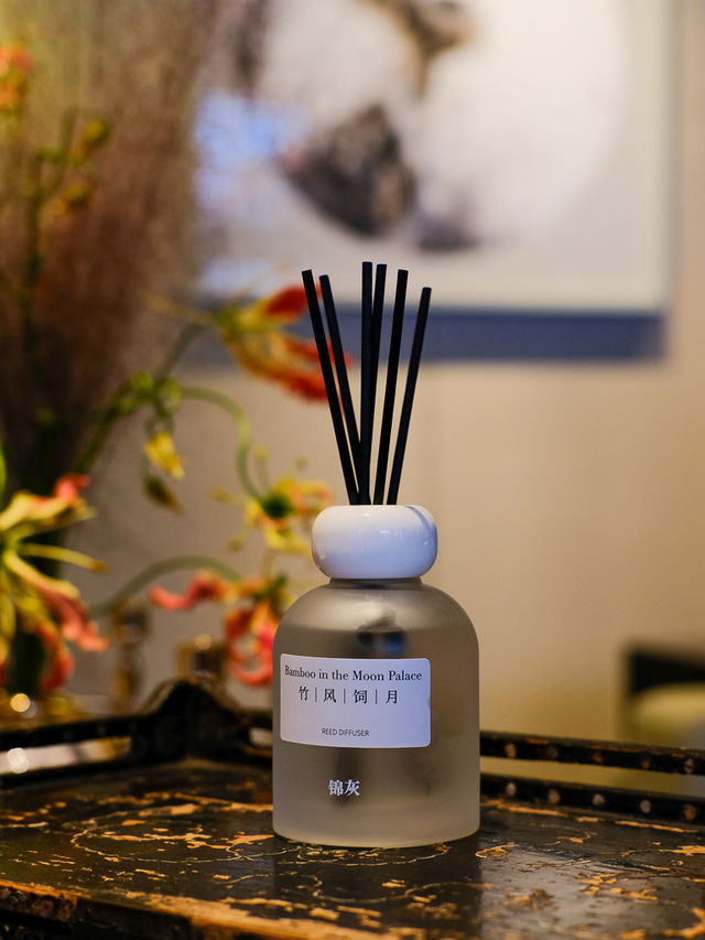 在五星級酒店的四合院裡，點一支香，尋一份靜