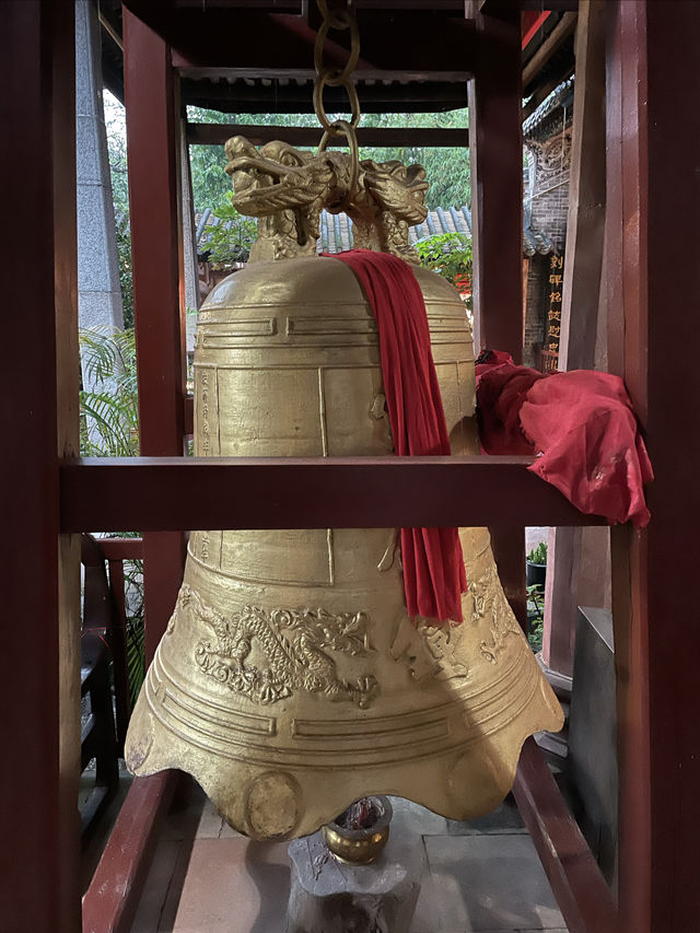 雨聲裡的報德祠古建築群