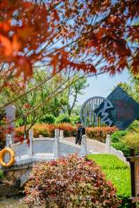 Welcome to the historical and cultural heart of Lijiang's most beautiful park, the Wufenglou of Fuguo Temple🌸.