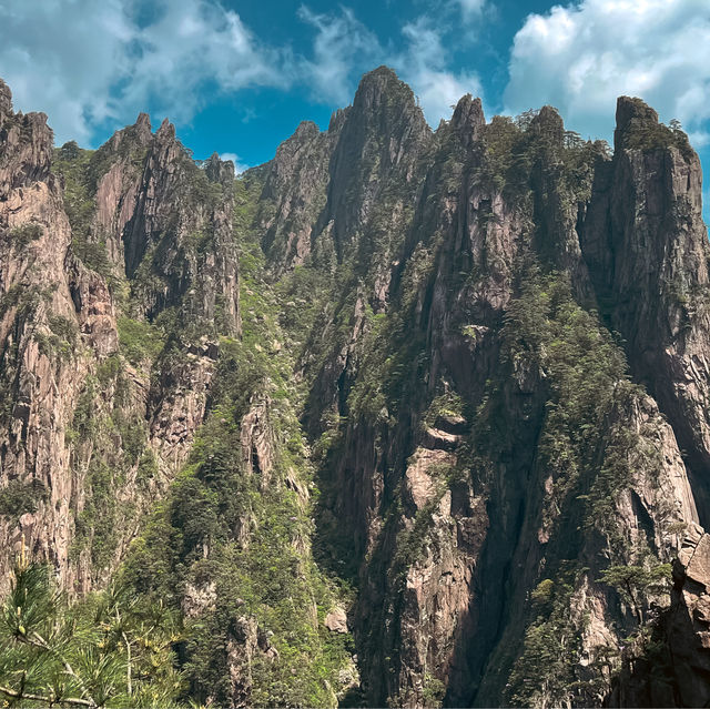 Discover the Enchanting Huangshan Mountains: A Year-Round Gem in Anhui Province