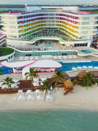 🌴🛏️ Cancun's Coolest Stays: Top Hotel Picks! 🌞