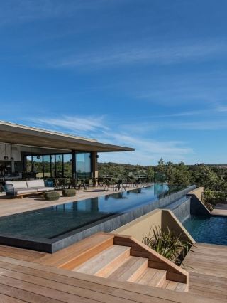 🌟 Bonifacio Bliss: Top Hotel & Spa Picks! 🛎️✨
