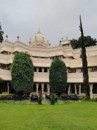 🌟✈️ Aurangabad's Top Stay: Vivanta's Luxury! 🏨🌿