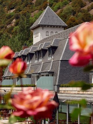 🛎️ Andorra's Luxe Nature Escape: Andorra Park Hotel 🌲🏨