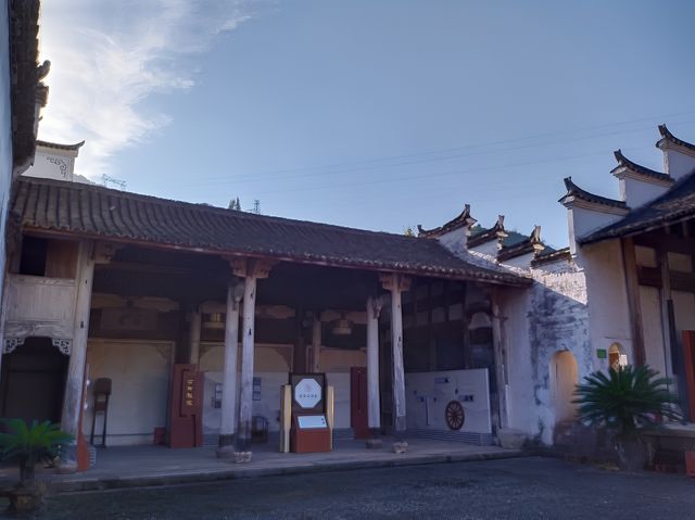 浙江古村落自駕遊～俞源村 俞源村是首批中國歷史文化名村，位於武義縣西南部，距離縣城20公里，為全國第五批重點文物保護單位。