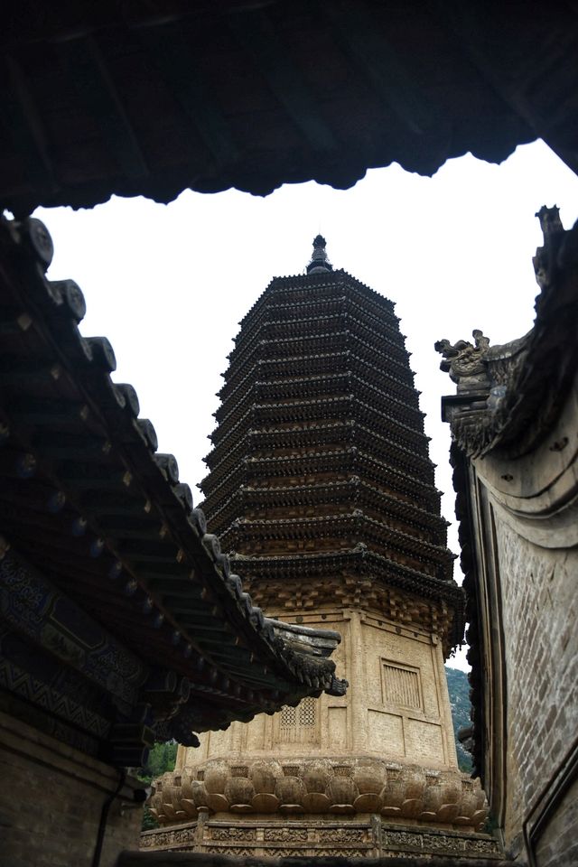 遼塔之冠——覺山寺塔。
