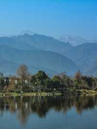 峨眉山最美湖景溫泉，還能眺望峨眉山金頂。