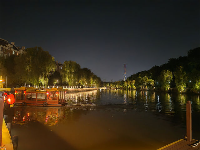 泰州行1：乘船夜遊鳳城河。