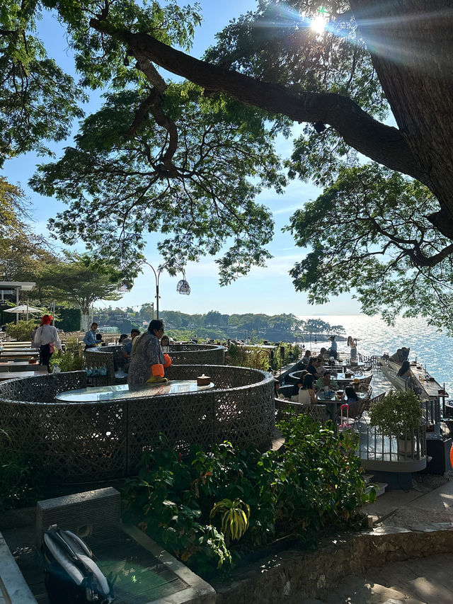鳥巢式海景餐廳，泰國芭堤雅