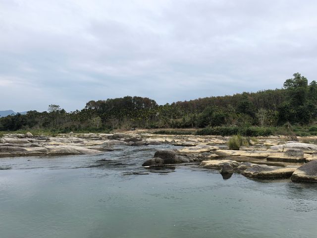 乘坡河石臼群
