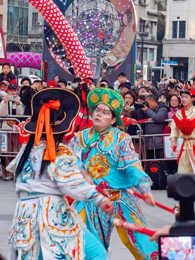 在今潮八弄觀賞潮汕英歌舞，體驗年味