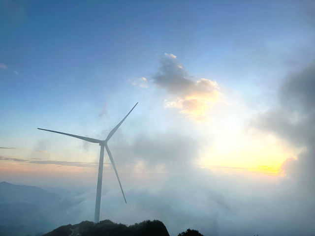 Capture the Sea of Clouds at Wugong Mountain in Ganzhou