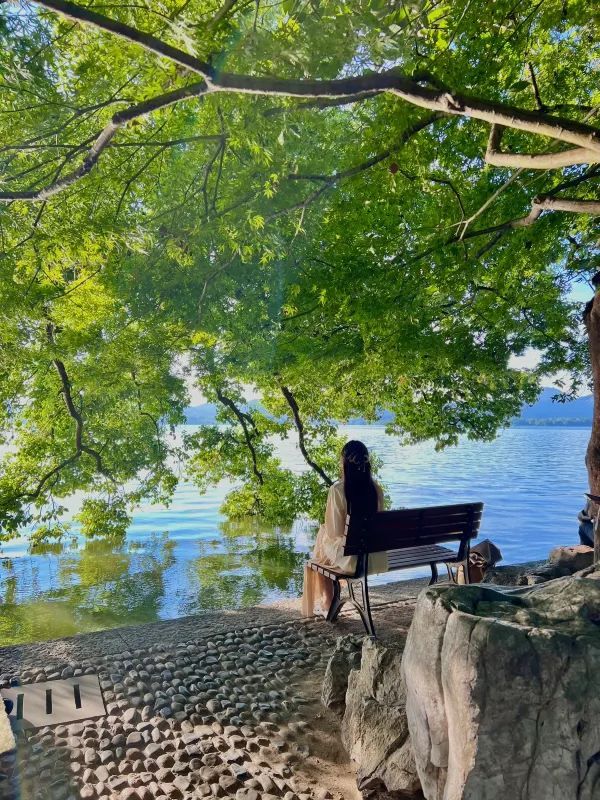 Discover the Beauty of West Lake with a 30,000-Step Adventure!