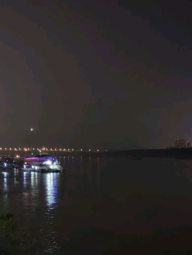 江畔風光：體驗長江的壯闊與柔美