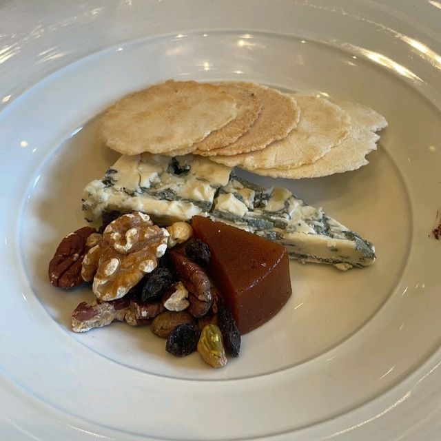 a beautiful dining experience. 