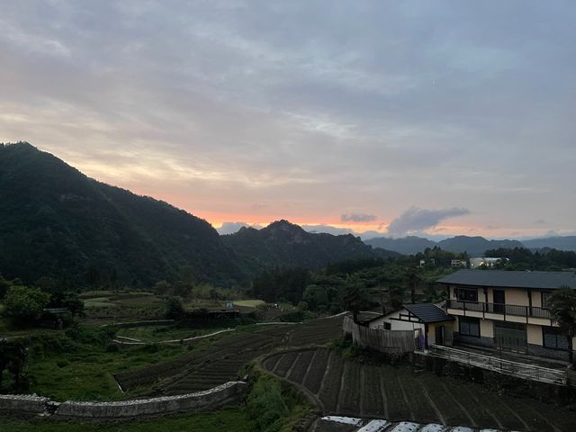 張家界必住民宿 | 閱竹山居度假民宿·住進武陵源的詩畫裡