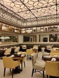優雅藏於細節裡：瑞吉酒店的紳士餐桌