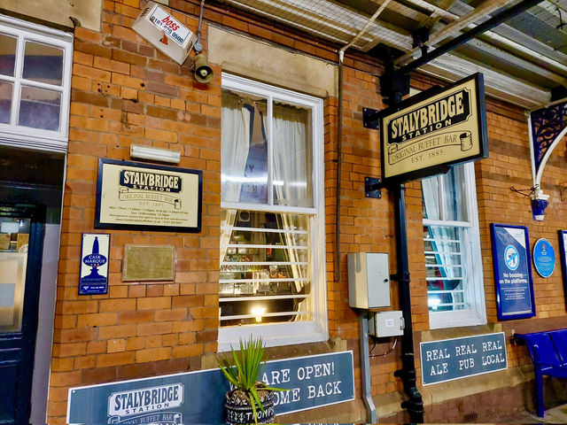 🚂 Leeds to Manchester: Pubs, Viaducts & Pennine Views!