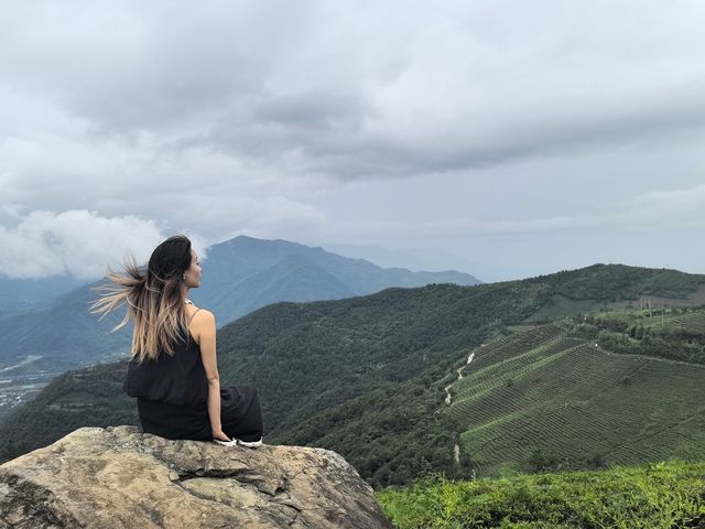 繼承「王位」，雨後初晴時，雲海翻騰
