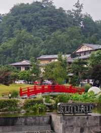 爸媽讚不絕口！全家避暑入住庭院式酒店