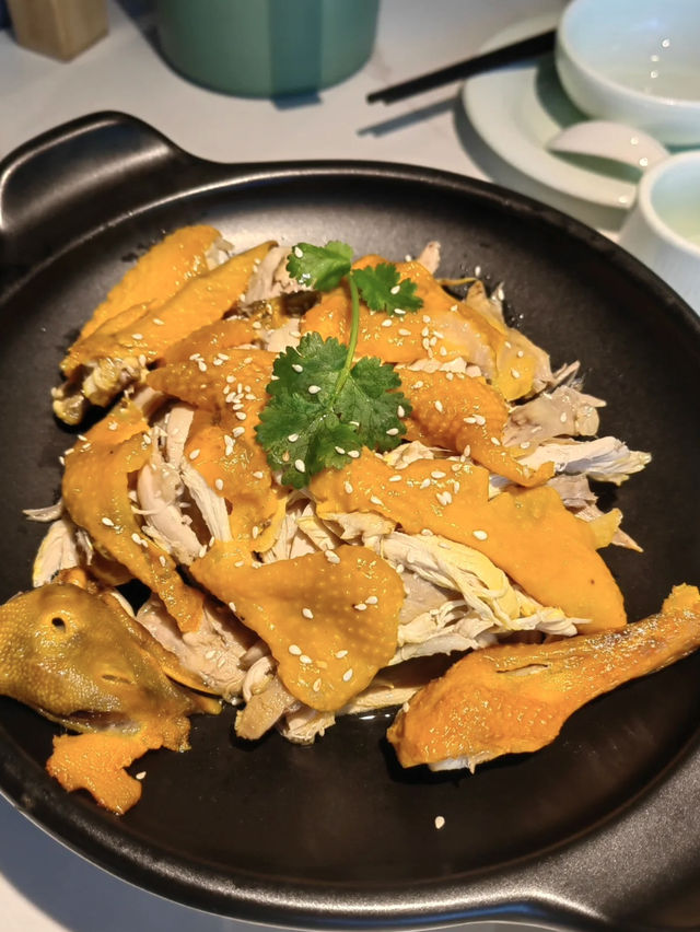 本地人都去的銘廚客家土菜館 💕 翹嘴魚+鹽焗雞雙殺絕了