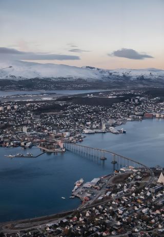 Romantic Adventure in the Aurora Capital