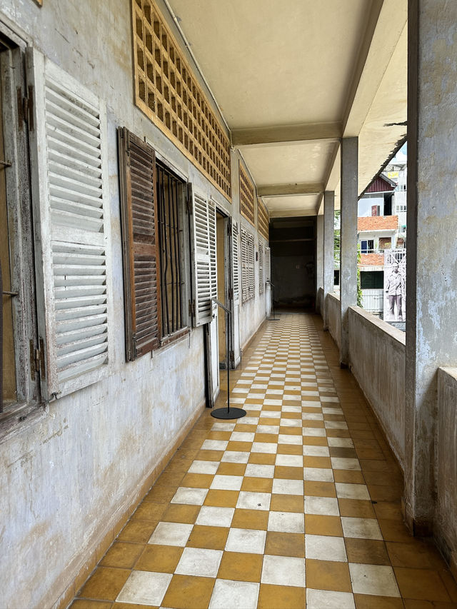Cambodia’s Haunting History Combined With Modern Charm, Phnom Penh Is An Underrated Haven!