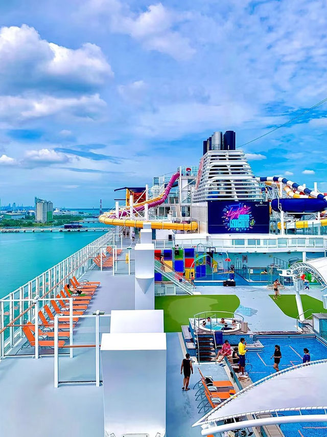 🌍 Last-Minute Escape? Let’s Cruise! | Genting Dream Southeast Asia Adventure 🛳️