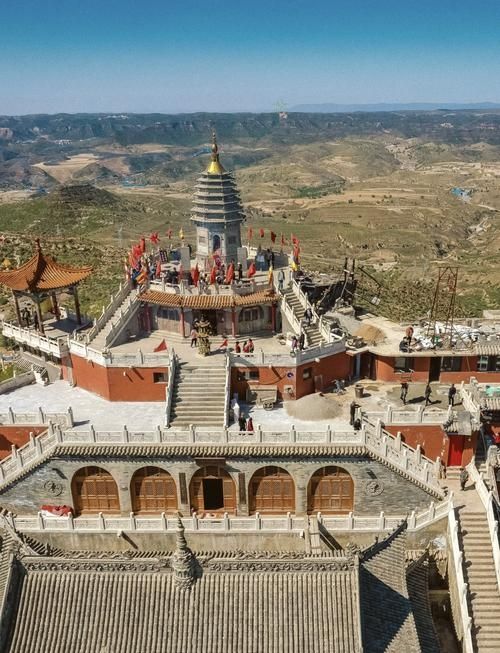 有冇人明呀！榆社藏住一座「雲端古寺」，隨手影都係仙俠劇取景地 各位寶貝！上星期去晉中考察，直接被榆社