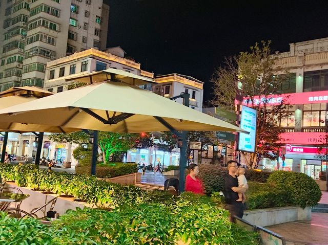 夜晚漫步感受建築魅力  百年東街 10月内地游
