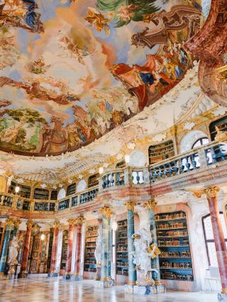 비블링겐 수도원 | 수도원 내부에 있는 세계에서 가장 아름다운 도서관