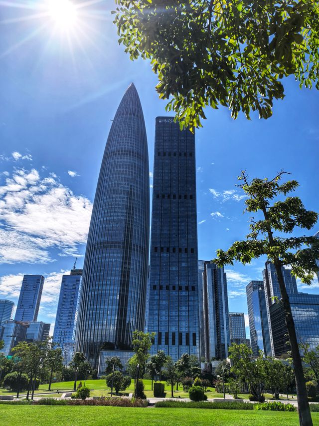 深圳24小時暴走攻略，這座不夜城太適合特種兵打卡了！從地鐵站到摩天大樓，帶你玩轉深圳都市精華路線