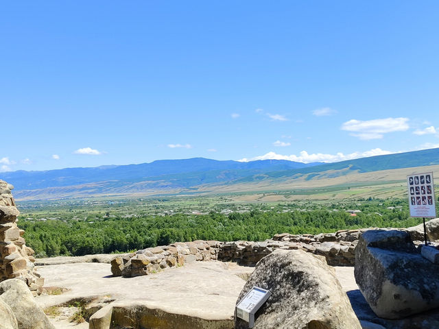 시간을 품은 석조 도시—우프리스치케의 숨겨진 역사 탐방 시간을 품은 석조 도시—우프리스치케의 숨겨진 역사 탐방