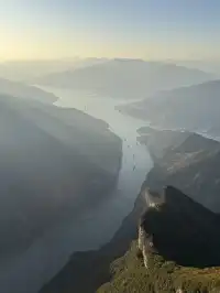 當年睡甲板如今高鐵直達，我的三峽永遠在！