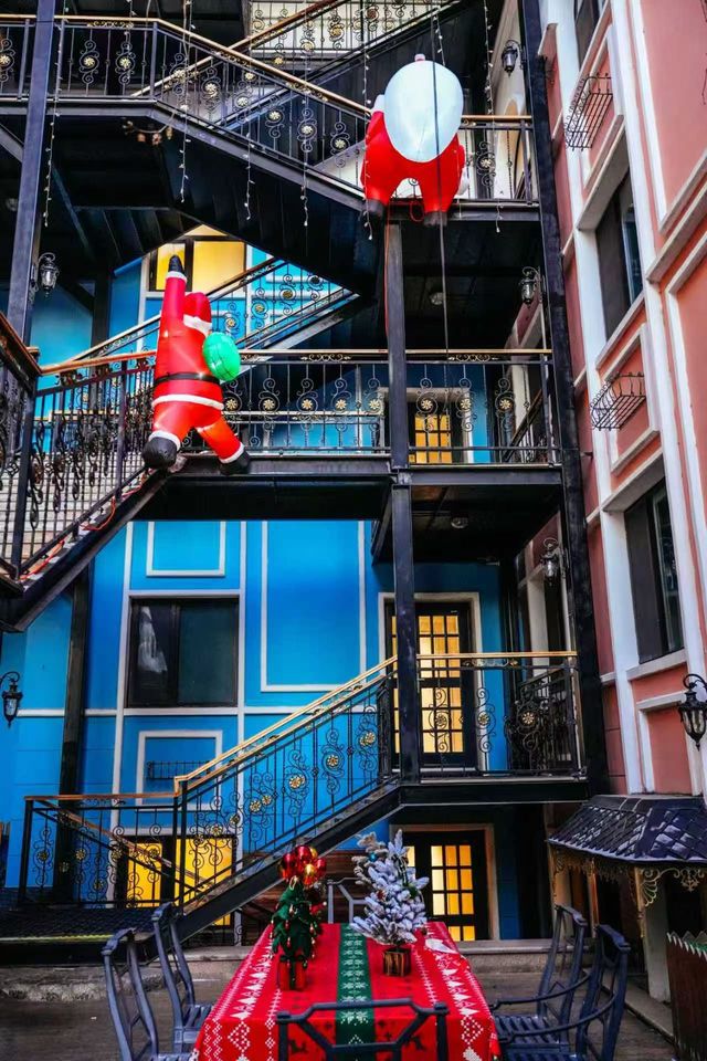 哈爾濱的冬日童話開篇了，這次入住的中央大街大公館1903酒店直接讓我穿越回沙俄時代！百年電梯叮咚