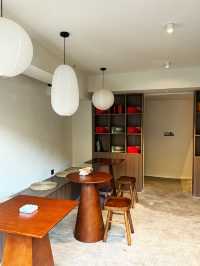 因為一扇窗，來到一座城