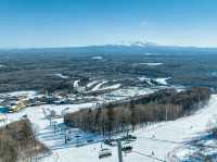 🇨🇳Changbai Mountain Ski Resort: China’s Powder King – Volcanic Slopes + Hot Spring Apres-Ski!