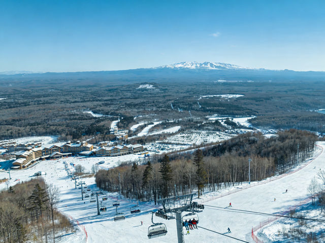 🇨🇳Changbai Mountain Ski Resort: China’s Powder King – Volcanic Slopes + Hot Spring Apres-Ski! 🇨🇳Changbai Mountain Ski Resort: China’s Powder King – Volcanic Slopes + Hot Spring Apres-Ski!