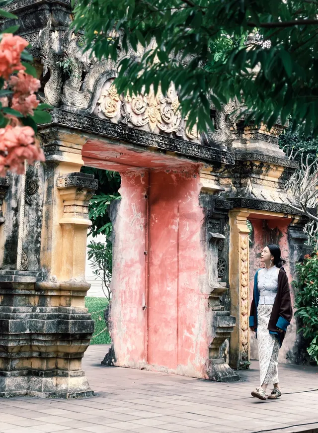 買套傣風便裝帶娃闖進傣王御花園 買套傣風便裝帶娃闖進傣王御花園