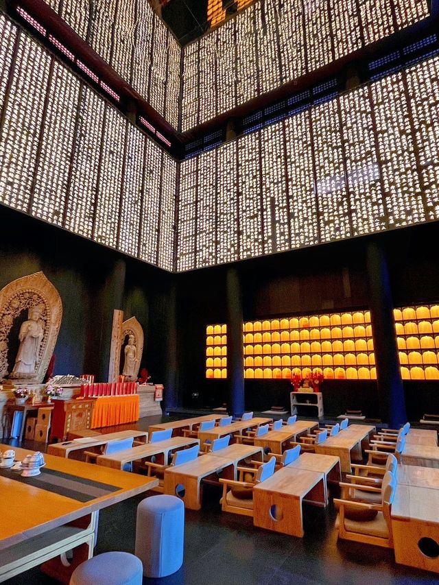 當代人破防後自癒:在山裡住露台房抄經,淨化心靈! 當代人破防後自癒:在山裡住露台房抄經,淨化心靈!