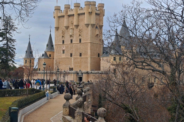スペインのアルカサル城（アルカサル・デ・セゴビア）旅行：ディズニー