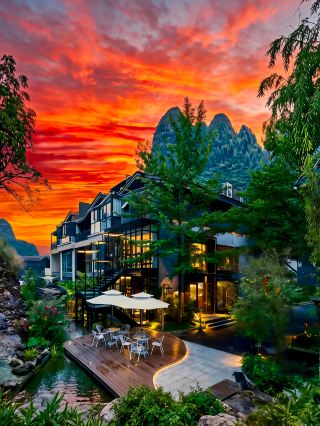 Ubud courtyard in a hidden mountain and water paradise