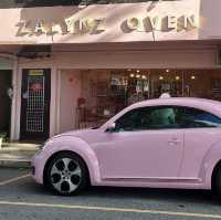 super pinky cafe @ Zalynz Oven
