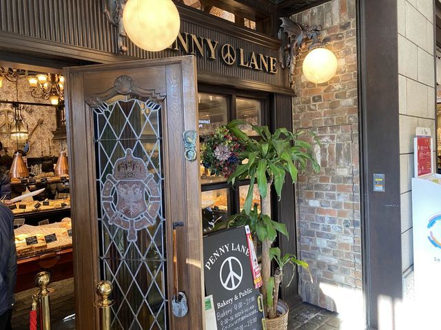 ビートルズが流れるベーカリー『BAKERY PENNY LANE』ソラマチ店