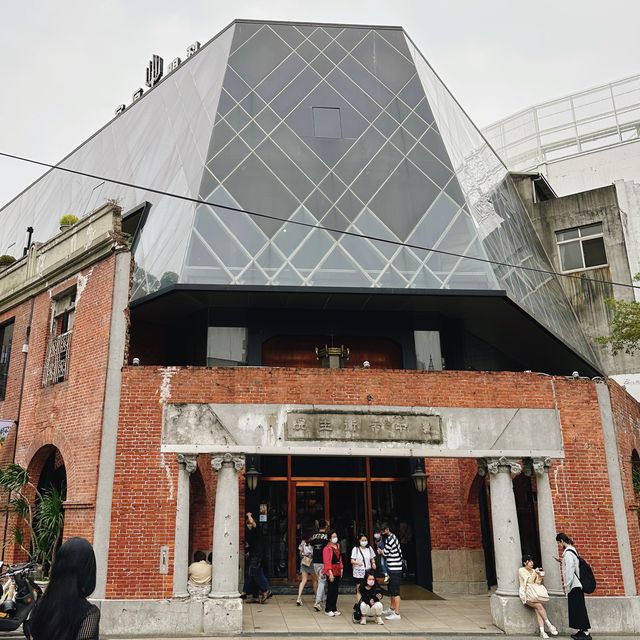 嚐百年古蹟裏的冰淇淋——台中宮原眼科