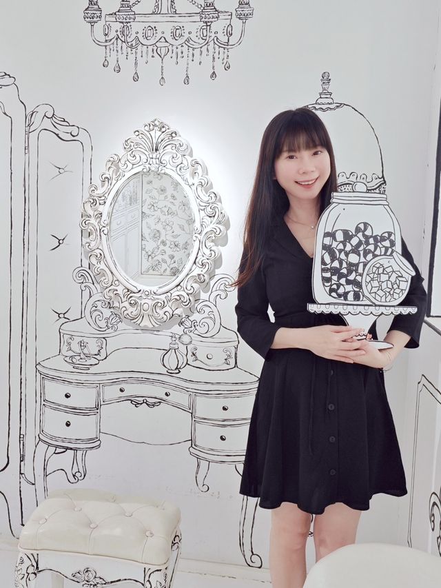 黑白手繪2D西餐廳