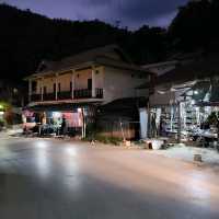 นั่งเรือช้าไปปากแบ่ง 