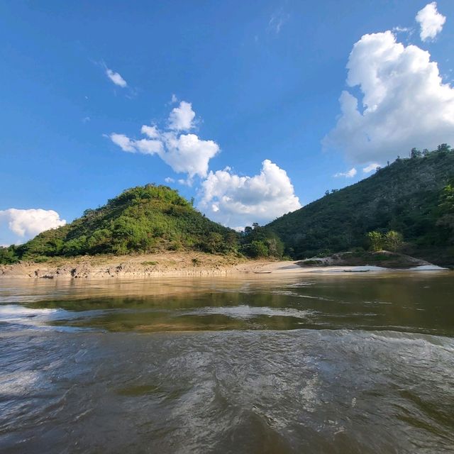 นั่งเรือช้าไปปากแบ่ง 