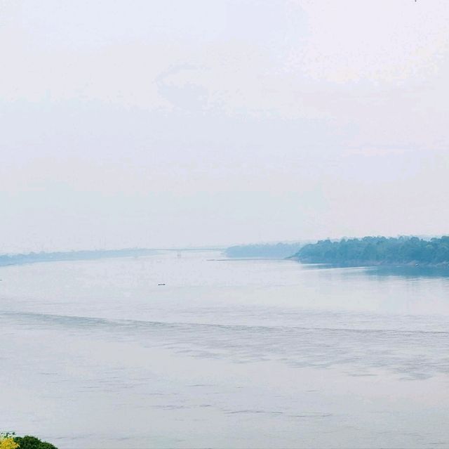 ที่พักหลักร้อย​ วิวสวยเมือง​นครพนม​