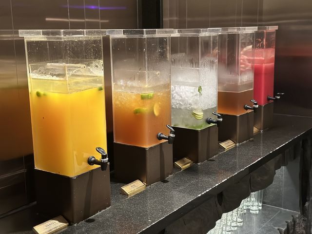 🍽️ 饗饗 - 長飲川、甜田：美酒與甜點的悅味之旅！🍷🍨